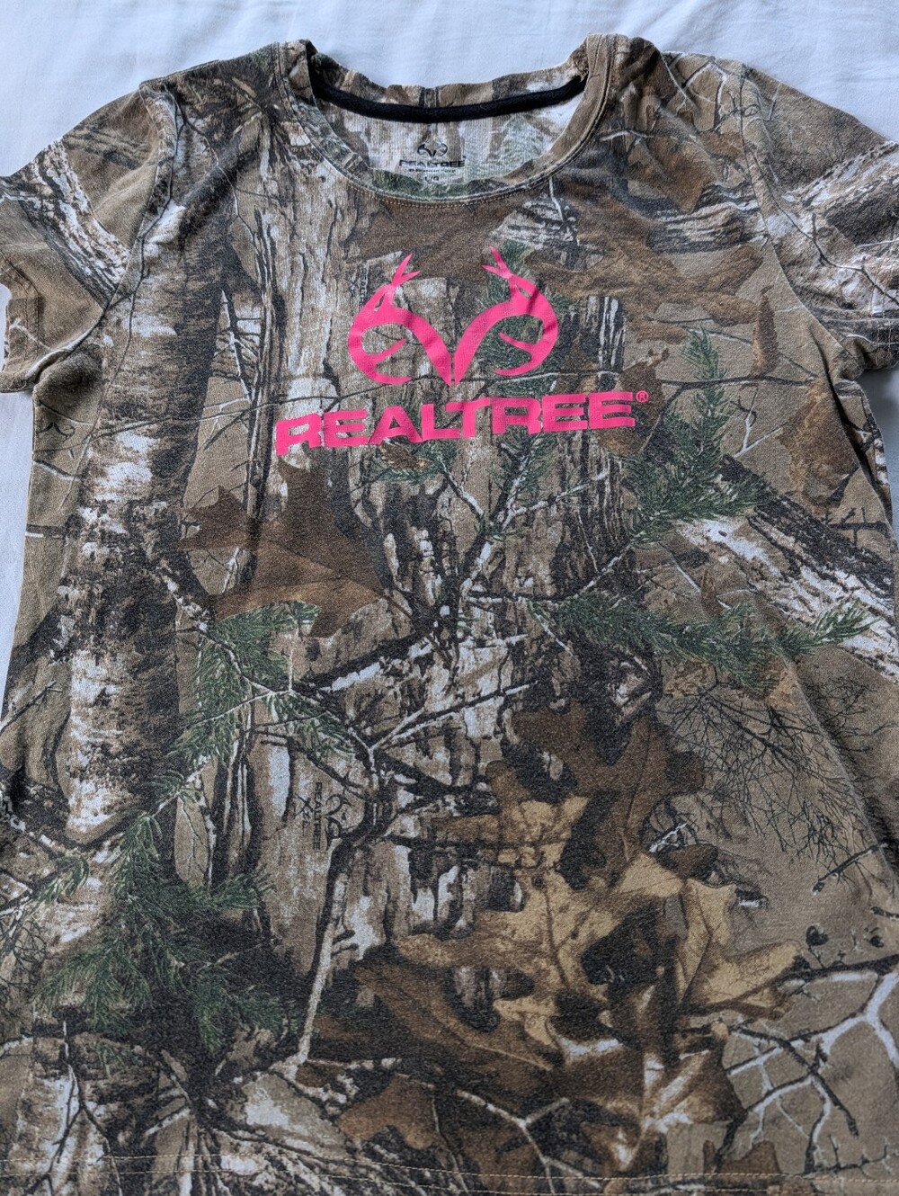 REALTREE Ladies Pullover TShirt. Size Large. Short Sleeves.